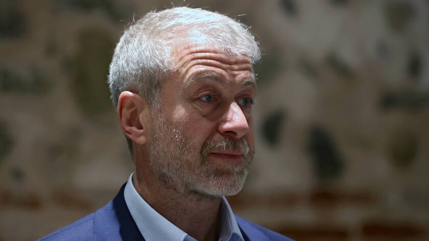 Turkey Russia Ukraine Talks 8152461 29.03.2022 Russian Businessman Roman Abramovich attends the Russian-Ukrainian talks at the Dolmabahce Palace, in Istanbul, Turkey. Sergey Karpuhin / POOL Istanbul Turkey PUBLICATIONxINxGERxSUIxAUTxONLY Copyright: xSergeyxKarpuhinx