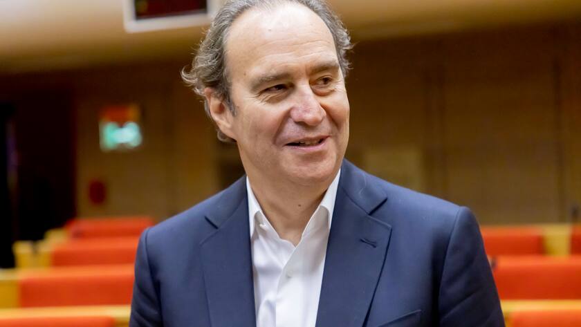 Die Investorengruppe um Xavier Niel ficht das Übernahmeangebot von Liontrust an.