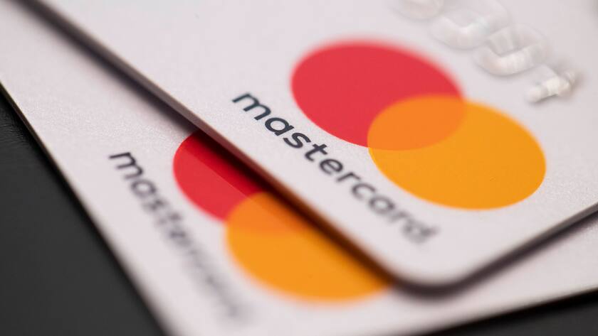 Vilnius/Lithuania February 10, 2020 Revolut banking system Vilnius Lithuania PUBLICATIONxNOTxINxESTxLATxLTU Copyright: xKarolisxKavolelisx Payment card stock pictures