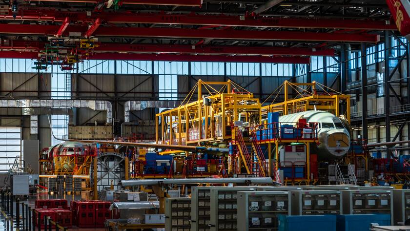 Flugzeugbau bei Airbus in China: Der europäische Luftfahrtkonzern profitierte 2022 vom starken Dollar.