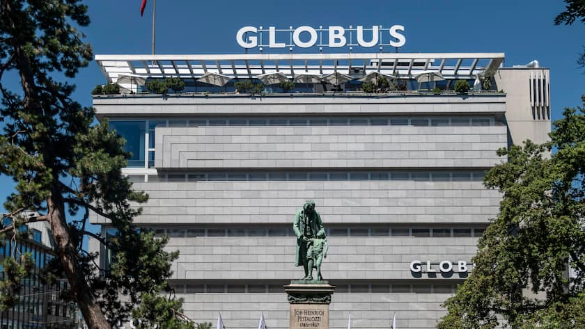Globus Kaufhaus an der Bahnhofstrasse in Zürich, Schweiz Globus Kaufhaus an der Bahnhofstrasse in Zürich, Schweiz *** Globus department store on Bahnhofstrasse in Zurich, Switzerland Globus department store on Bahnhofstrasse in Zurich, Switzerland