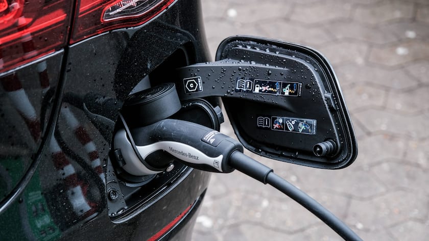 Stromtankstelle Ladestation für Elektroauto wie Tesla, Mercedes oder andere Marken