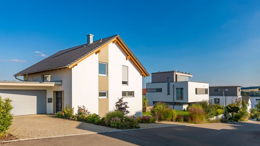 Modernes Einfamilienhaus in einem Vorort in Stuttgart, Baden-Württemberg.