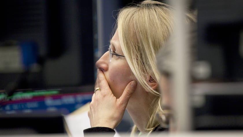 Aktienhändlerin an der Börse in Frankfurt am Main