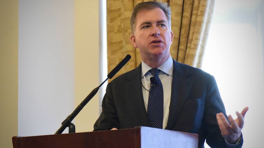 Geopolitische Risiken könnten mehr Geld in die Schweiz schwemmen: Christian Stracke, Präsident Pimco, am Media Summit in London.