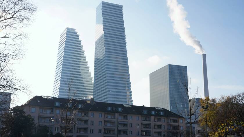 Foto Manuel Geisser 06.12.2022 Pharmakonzern, Bild : Roche Hoche-Tuerme. Hochste Hochhaeuer der Schweiz *** Photo Manuel Geisser 06 12 2022 pharmaceutical company, image Roche Hoche Tuerme Highest skyscrapers in Switzerland