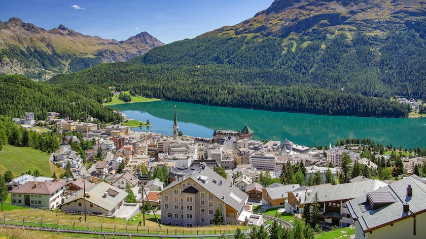 Ortsüberblick mit St. Moritzersee, St. Moritz, Berninaalpen, Oberengadin, Engadin, Graubünden, Schweiz, Europa *** Overview of St Moritzersee, St Moritz, Berninaalpen, Upper Engadine, Engadine, Grisons, Switzerland, Europe Copyright: imageBROKER/GünterxGräfenhain ibxgng05893381.jpg Bitte beachten Sie die gesetzlichen Bestimmungen des deutschen Urheberrechtes hinsichtlich der Namensnennung des Fotografen im direkten Umfeld der Veröffentlichung!