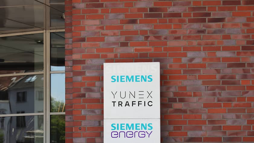 Die Siemens AG ist Mehrheitsaktionär von Siemens Energy, möchte sich aber mittelfristig von dem Aktienpaket trennen.