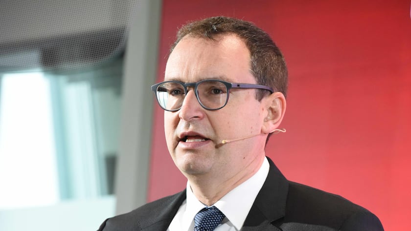 «Wir sind sehr stolz auf unser Ergebnis im vergangenen Geschäftsjahr»: Christian Poerschke, CFO der Raiffeisen-Gruppe, freut sich und dämpft ebenso hohe Erwartungen für 2024.