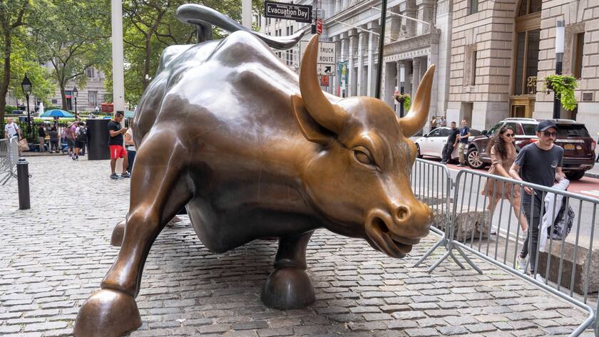 September 13, 2022, New York, United States: The Charging Bull Wall Street Bull in the financial district seen in New York City. U.S. stocks fell sharply Tuesday after a key August inflation report came in hotter than expected, hurting investor optimism for cooling prices and a less aggressive Federal Reserve. Dow tumbles 1,200 points for worst day since June 2020 after hot inflation report. New York United States - ZUMAs197 20220913_zaa_s197_308 Copyright: xRonxAdarx