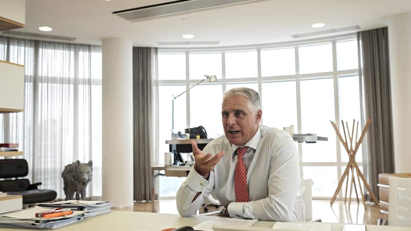 Duell: Die Santander-Präsidentin Ana Botin und Unicredit-Chef Andrea Orcel bekämpfen sich weiter vor Gericht