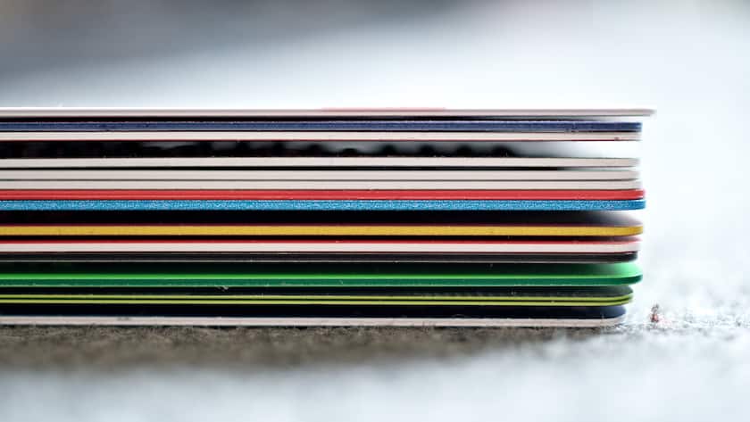 Die Qual der Wahl: Je nach Karte wird der Einkauf im Ausland billiger oder teurer