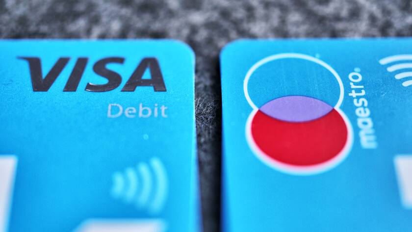 Debitkarten der Bank Cler: Visa Debit und Maestro
