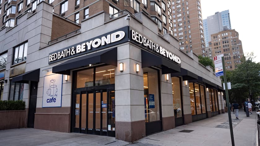 August 20, 2022, New York, New York, USA: August 20, 2022: New York City, USA: A Bed Bath and Beyond location on 3rd Avenue in Midtown Manhattan. $BBBY stock was targeted by the popular meme stock reddit community Wall Street Bets, famous for inflating the price of $GME Gamestop stock, in a short squeeze opportunity to make money off of Private Equity hedge funds attempting to short sale large volumes of retail stocks. New York USA - ZUMAb177 20220820_zap_b177_008 Copyright: xTaidghxBarronx