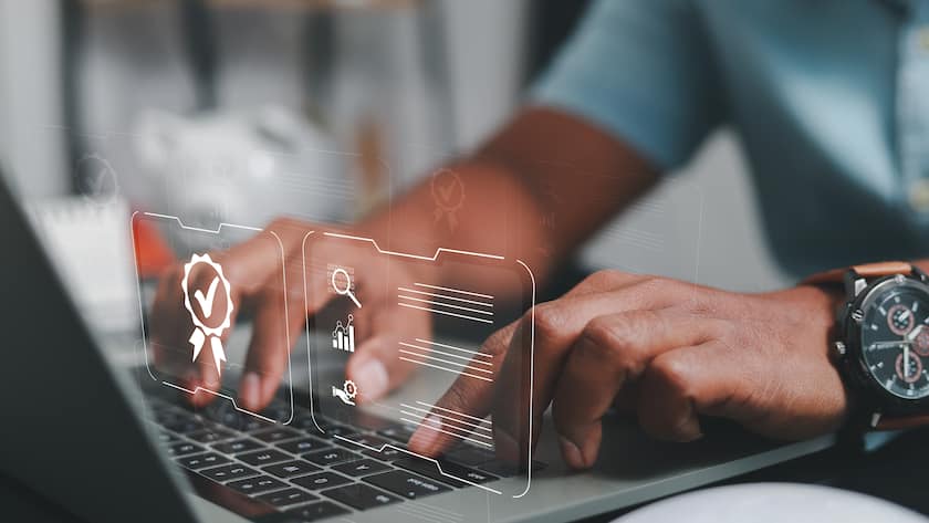 Kundenerwartungen an Versicherer steigen: Benutzerfreundlichkeit, Vertrauen und KI bestimmen die digitale Zukunft.