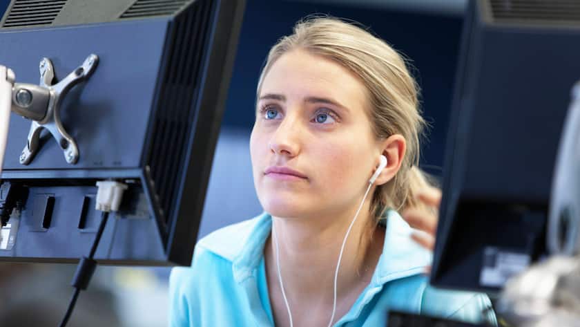 Acht Vorsorge-Tipps, die Junge kennen müssen University student using computer,model released, Symbolfoto,property released PUBLICATIONxINxGERxSUIxAUTxONLY 03B93670