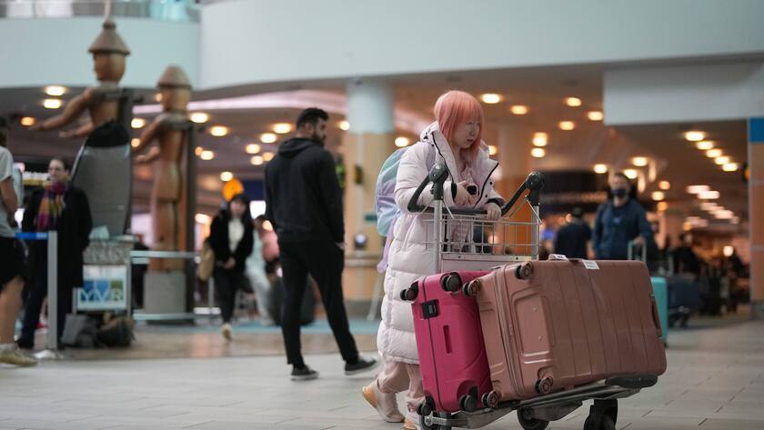 Reisende aus China können wieder ins Ausland fliegen, doch die EU fürchtet sich vor möglichen neuen Covid-Varianten aus dem Land.