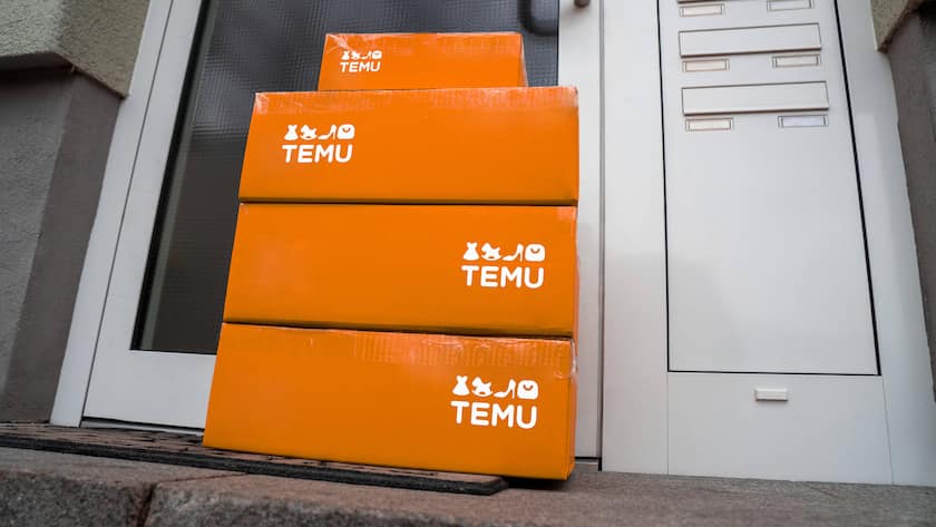 Die Menge an Billig-Paketen aus Drittstaaten überlastet derzeit die Zollämter.