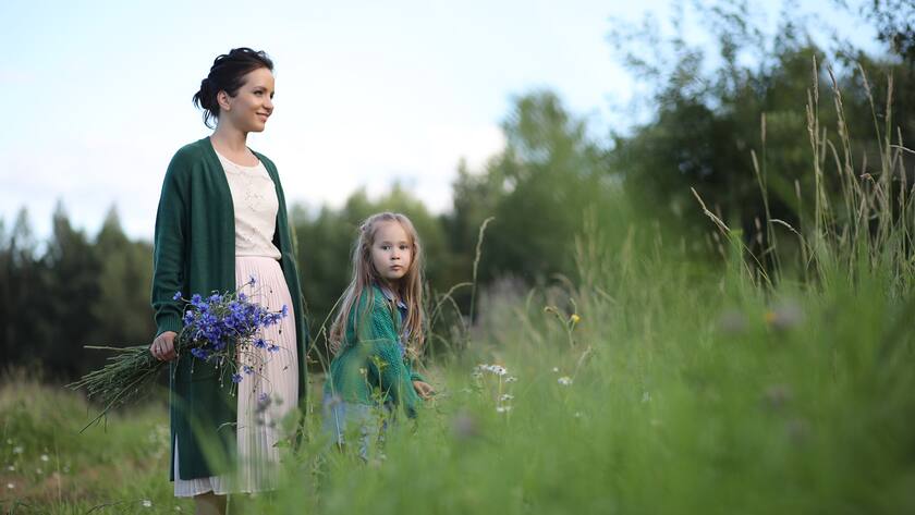 Vorsorge Sparen; Mutter mit Tochter
