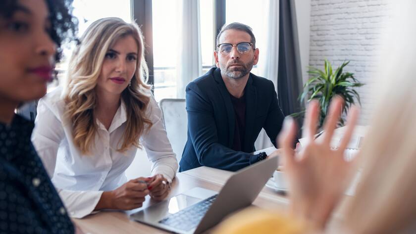 Die Finanzbranche hat sich bei Abbau von Fachkräften zurückgehalten.