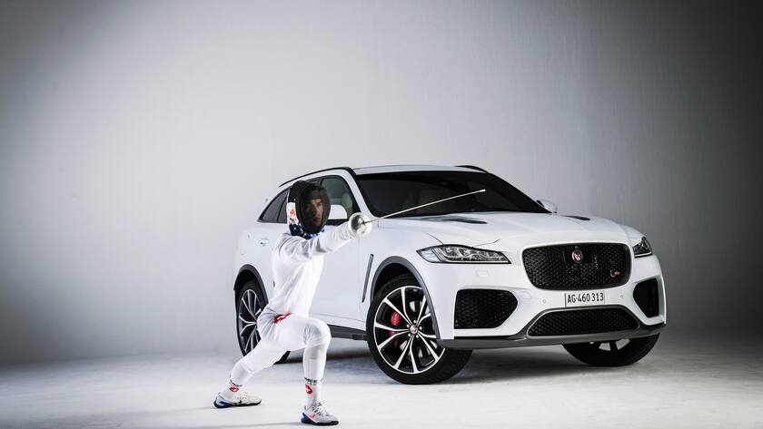 SPORT 02/2020 PUBLI Jaguer e-Pace und Fechter Max Heinzer