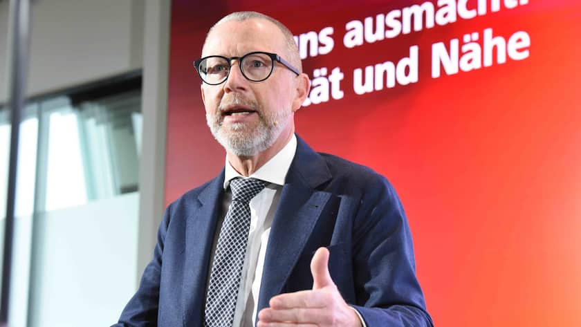 Heinz Huber, CEO der Raiffeisen-Gruppe, anlässlich der Bilanzmedienkonferenz 2024.