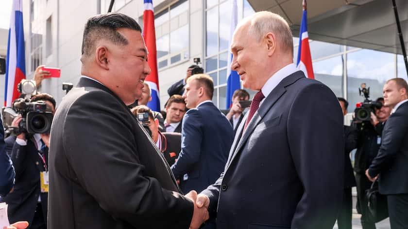 ussia: Meeting of Russia s President Putin and North Korea s leader Kim Jong Un RUSSIA, AMUR REGION - SEPTEMBER 13, 2023: Russia s President Vladimir Putin welcome