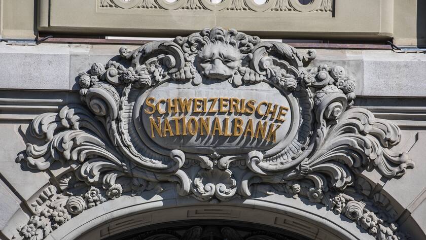 Bern, Schweiz - 23. März 2021: Beschriftung im Eingangsbereich der Schweizerischen Nationalbank. Archivbilder 2021