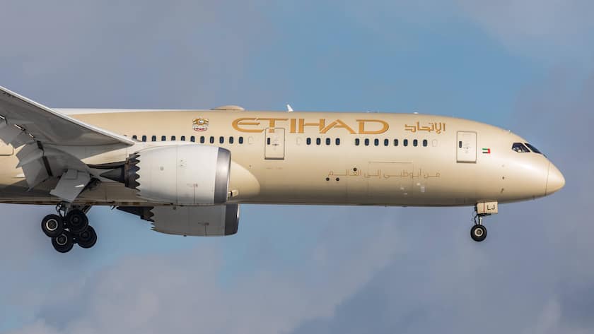 Eine Boeing 787-9 von Etihad Airways im Landeanflug auf den Flughafen Zürich.