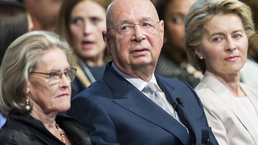Klaus Schwab, founder and executive chairman of the World Economic Forum, center, his wife Hilde, left, as well as Ursula von der Leyen, president of the European Commission, attend the opening session of the 50th annual meeting of the World Economic Forum, WEF, in Davos, Switzerland, Monday, January 20, 2020. The meeting brings together entrepreneurs, scientists, corporate and political leaders in Davos from January 21 to 24. (KEYSTONE/Alessandro della Valle)