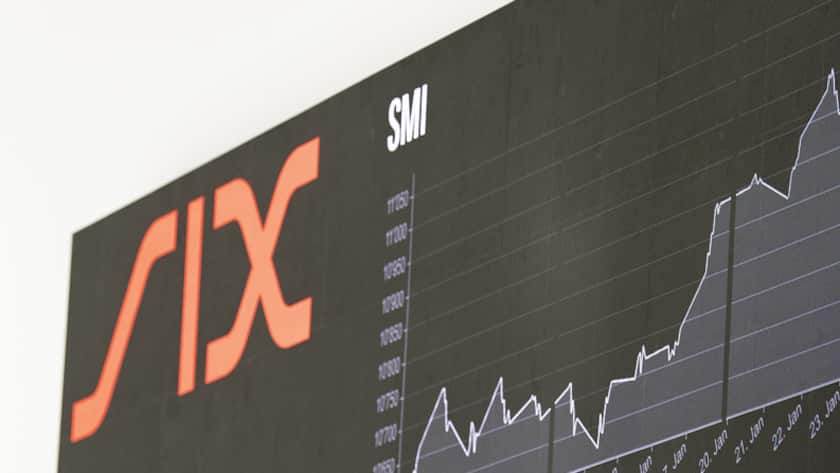 Aktuelle Kurse werden an einer LED-Wand im Eingangsbereich der Neuen Boerse Zuerich-West des SIX-Hauptsitzes an der Pfingstweidstrasse angezeigt, aufgenommen am Donnerstag, 6. Februar, in Zuerich. (KEYSTONE/Ennio Leanza)