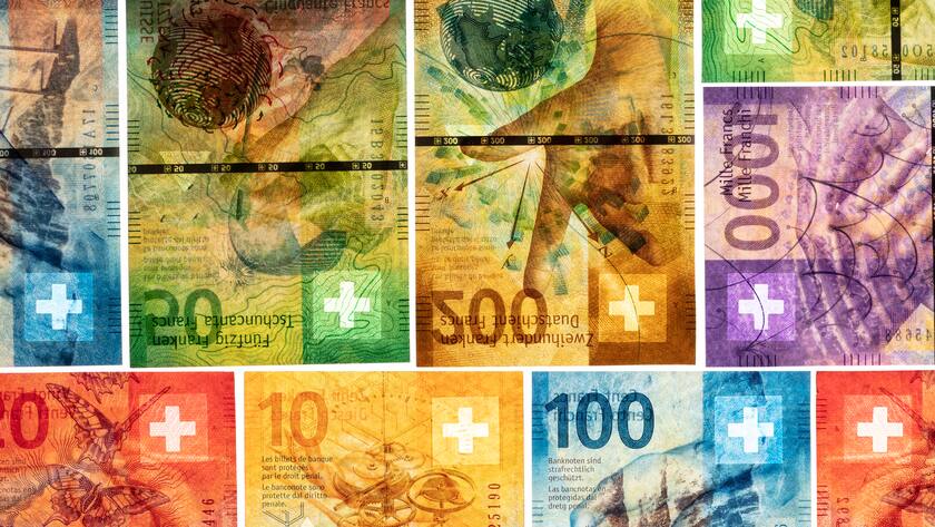 Satelliten-Portfolio: Bargeld lacht – wir setzen auf Liquidität Detail view of the nineth Swiss banknote series: ten, twenty and fifty, hundred, two hundred and thousand Swiss franc note, photographed on November 7, 2019. (KEYSTONE/Gaetan Bally)Detailansicht der neunten Schweizer Banknoten-Serie: zehn, zwanzig, fuenfzig, hundert, zweihundert und tausend Franken, aufgenommen am 7. November 2019. (KEYSTONE/Gaetan Bally)