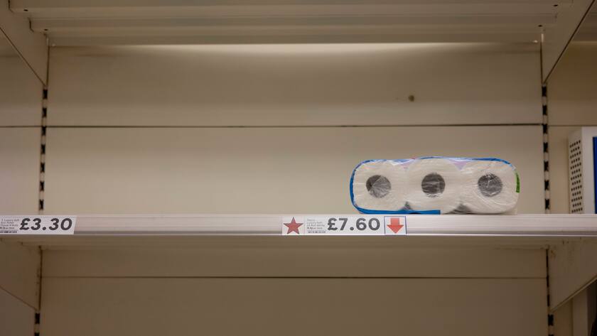 September 28, 2021, London, United Kingdom: Toilet rolls shelves seen almost empty in the supermarket following the panic buying by the citizens in the fear of shortage..Panic buying continued in the supermarkets in the UK as there has been an ongoing HGV drivers shortage post COVID-19 pandemic and brexit. London United Kingdom - ZUMAs197 20210928_zaa_s197_144 Copyright: xHestherxNgx