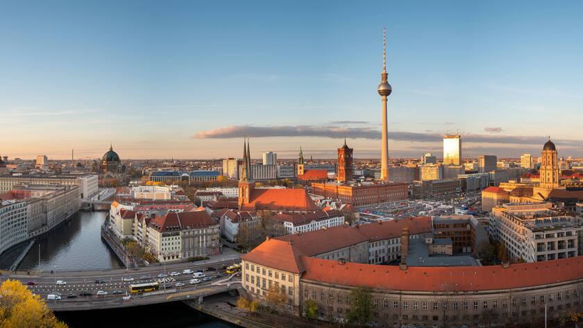 Panorama vom Zentrum Berlin Mitte 09.11.2021, Berlin, GER - Panorama vom Zentrum Berlin Mitte, Berlin Berlin Deutschland, DEU Berlin Zentrum Mitte *** Panorama from the center Berlin Mitte 09 11 2021, Berlin, GER Panorama from the center Berlin Mitte, Berlin Berlin Germany, DEU Berlin Zentrum Mitte