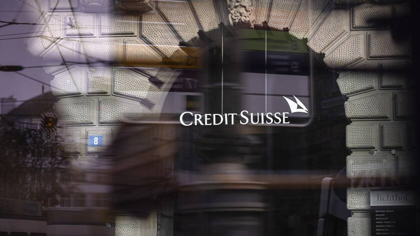 The logo of Swiss bank Credit Suisse is seen trough a window at their headquarters in Zurich, Switzerland on Thursday, October 27, 2022. (KEYSTONE/Michael Buholzer)
