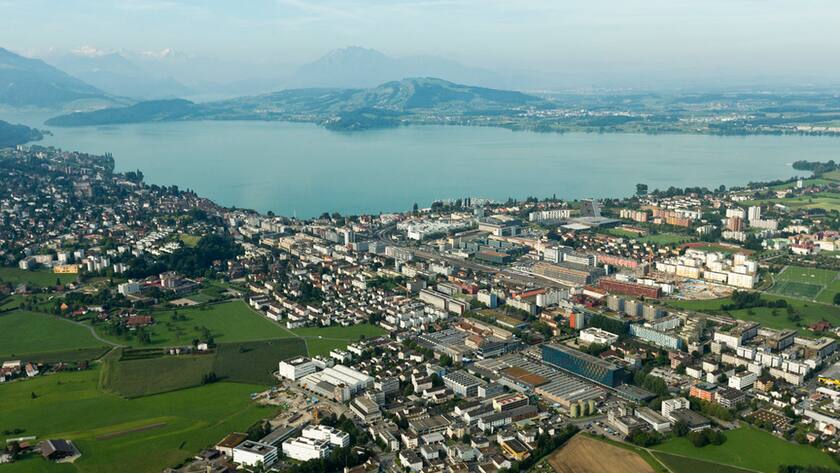 Die Stadt Zug von oben: Die Stadtverwaltung akzeptiert Bitcoin seit 2016 als Zahlungsmittel.