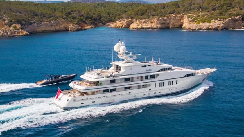 Die 67-Meter-Yacht «Roma» von Rene Benko kann man mieten â für läppische 420'000 Euro pro Woche in der Hochsaison.
