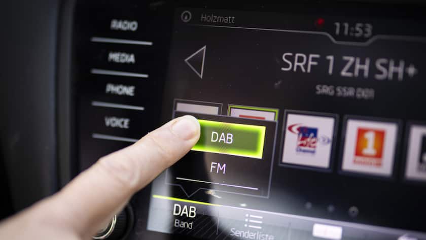 Im Parlament regt sich Widerstand gegen die geplante Abschaltung von Radioempfang per UKW-Sender. (Archivbild)