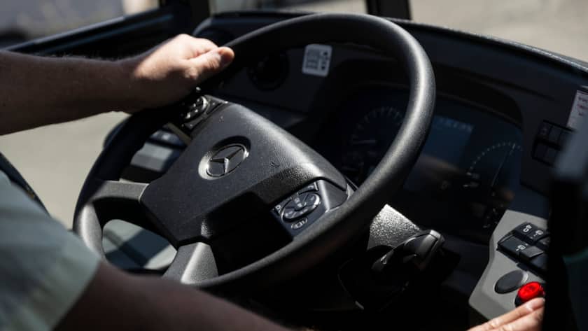 Busfahrerinnen und -fahrer verkaufen in Graubünden bald keine Tickets mehr. (Archivbild)