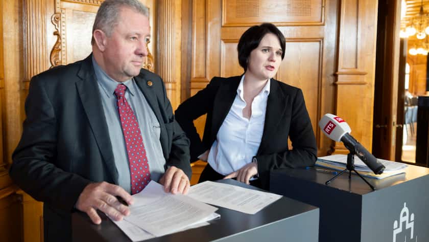 Die Finanzkommission des Nationalrats (FK-N) - im Bild Sarah Wyss (SP/BS) und Jacques Nicolet (SVP/VD) - hat ihre finanzpolitischen Prioritäten fürs kommende Jahr präsentiert.