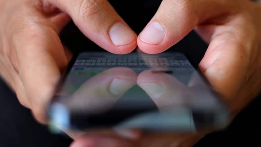 Mit einer neuen Open-Banking-Plattform von SIX sollen Privatkunden ihre verschiedenen Bankkonten in einer einzigen App verwalten können. (Symbolbild)