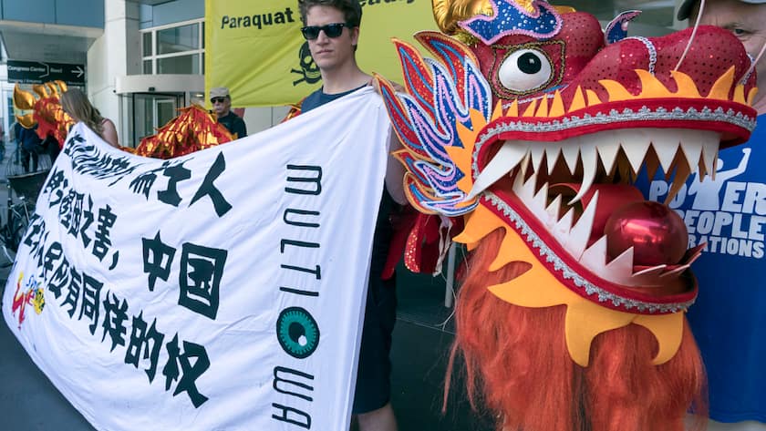 Aktivisten machen 2017 vor der letzten Aktionärsgeneralversammlung von Syngenta vor der Übernahme durch Chem China auf aus ihrer Sicht bestehende Probleme aufmerksam. (Archivbild)