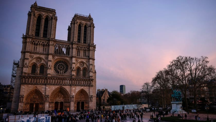 Mehr als elf Millionen Menschen haben die berühmte Pariser Kathedrale Notre-Dame seit ihrer Wiedereröffnung vor einem Jahr besucht – ein neuer Rekord. (Archivbild)