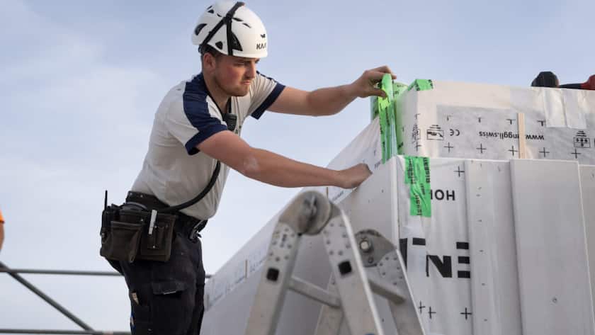 Schweizer Arbeitgeber blicken mit Vorsicht auf die Beschäftigungslage im kommenden Jahr. Immerhin bleiben die Einstellungspläne trotz anhaltender Unsicherheit stabil.(Symbolbild)
