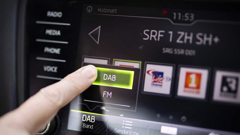 Die SRG will ihre Programme künftig wieder auf UKW verbreiten. Dies, nachdem das Parlament am Dienstag dessen Abschaltung verschoben hatte. (Archivbild)