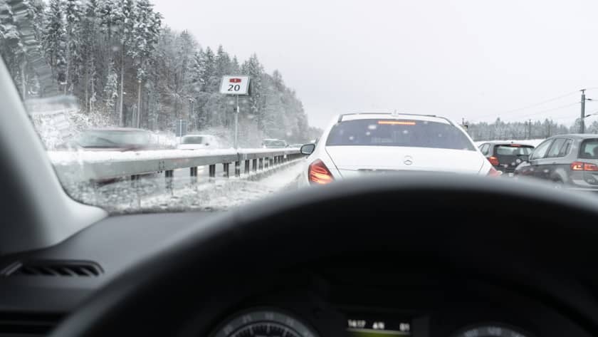 Über die Festtage ist auf den Hauptachsen mit viel Verkehr zu rechnen. Das führe zu Stau und Zeitverlust, so das Bundesamt für Strassen. (Archivbild)