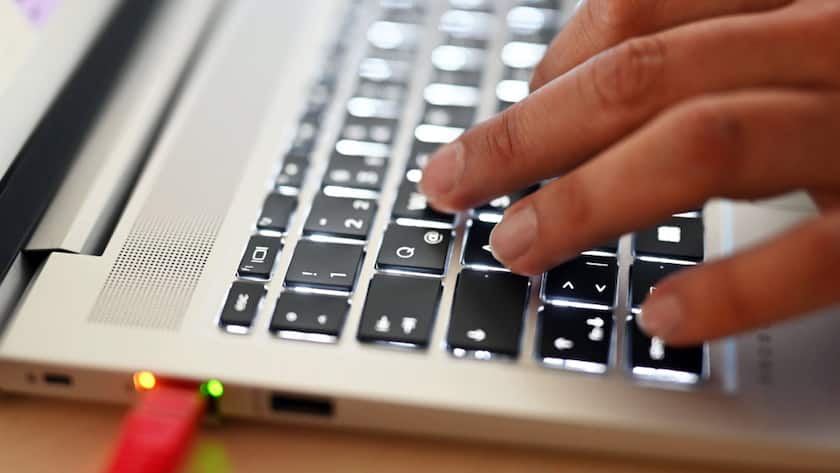 Ein Grossteil der befragten Personen befürchtet, dass Handelskonflikte die Preise für elektronische Geräte weiter in die Höhe treiben werden. (Symbolbild)