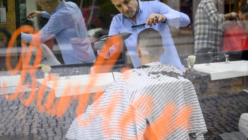 Im Zuge der Kontrollkampagne 2025 wurde die Preisbekanntgabe in den Schaufenstern und Geschäften von 3651 Barbershops, Coiffeur- und Kosmetikstudios geprüft. (Archivbild)