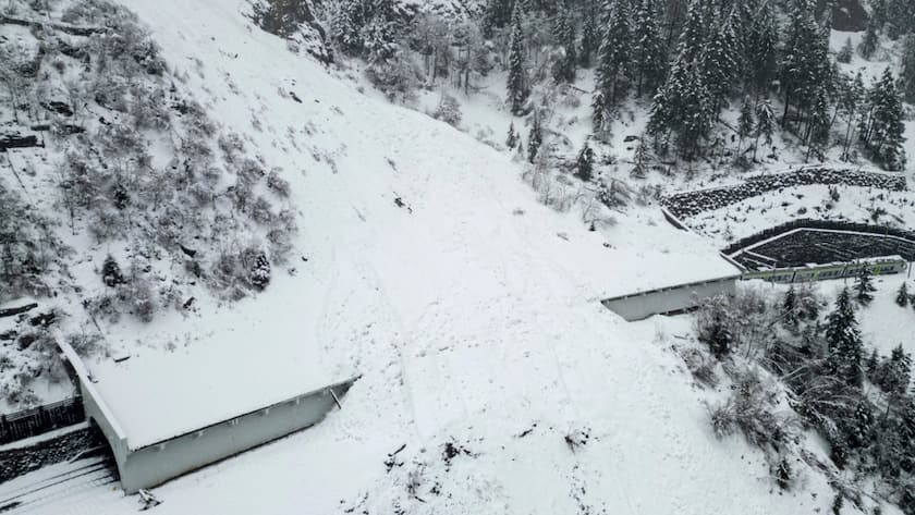 Am Montag hatte eine Lawine einen Regionalzug der BLS auf der Lötschberg-Südrampe erfasst.