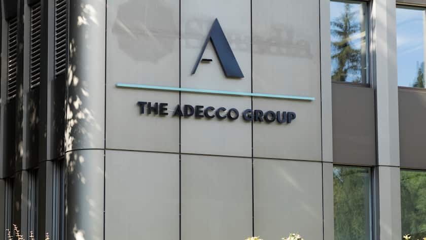 Der Personaldienstleister Adecco Group ist im Schlussquartal 2025 organisch weiter klar gewachsen. Der Erholungskurs der Vorquartale setzte sich damit fort. Die Dividende bleibt auf Vorjahresniveau. (Archivbild)